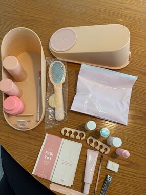 NEW Olive & June Pedicure System Kit